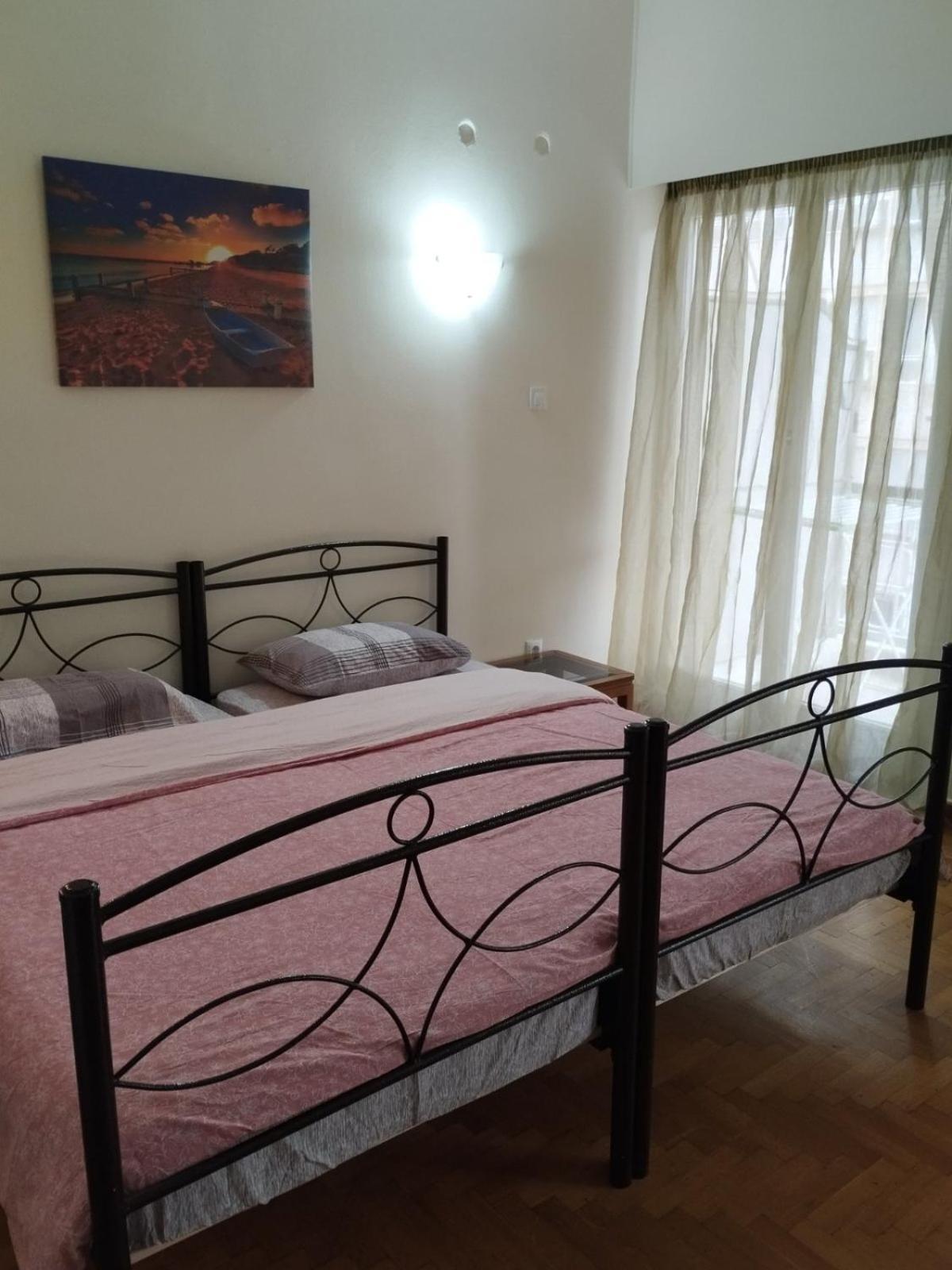 Comnata S Obstei Banei Bed & Breakfast Athens Exterior photo